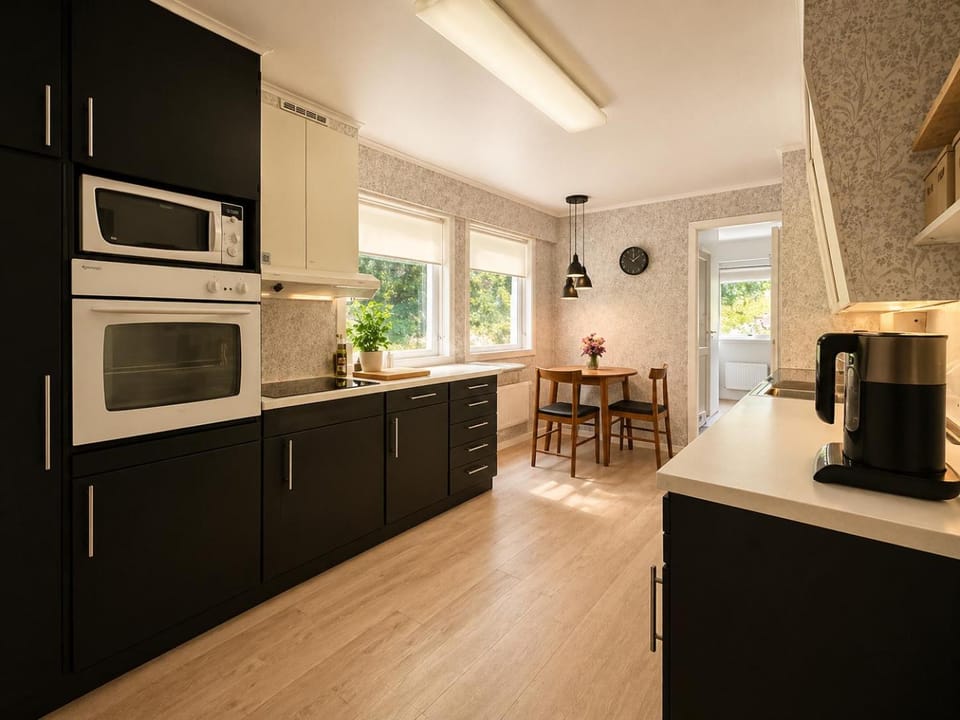 Coffee/tea facilities, Kitchen or kitchenette, Area and facilities, Area and facilities, Breakfast, furniture, furniture, kitchen, kitchen