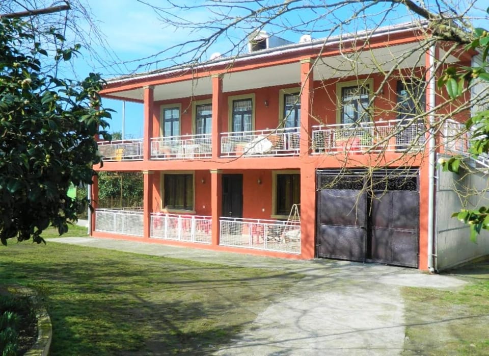 Property building, Spring, Day, Garden, Garden view