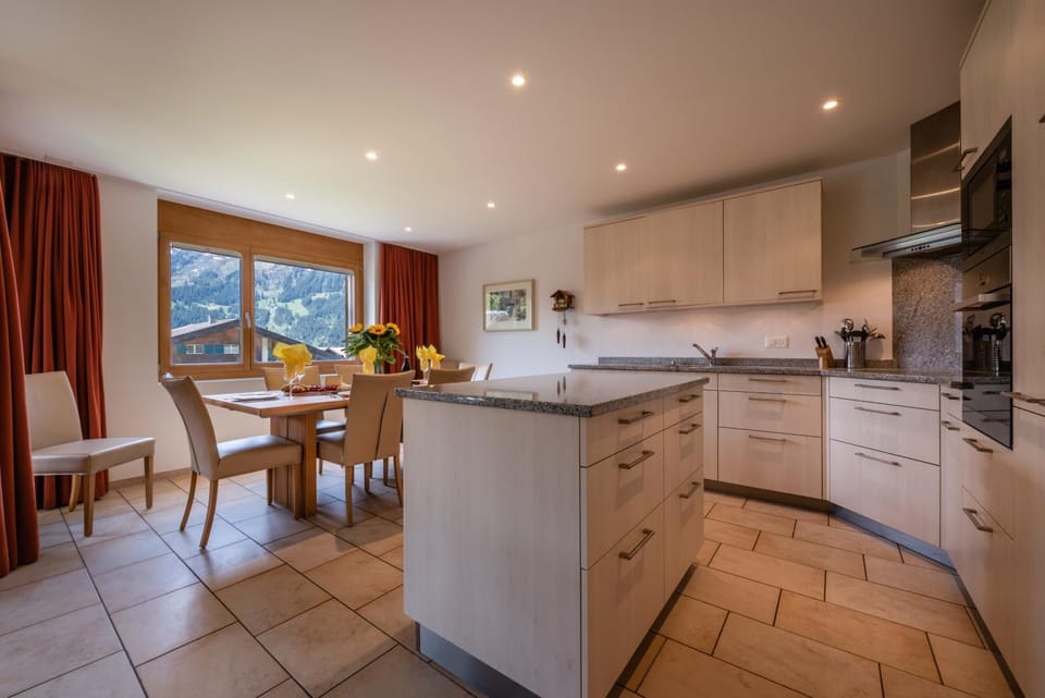 Dining area, kitchen