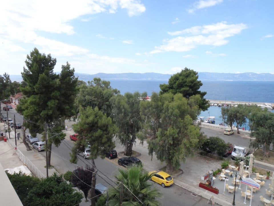 Sea view, Street view