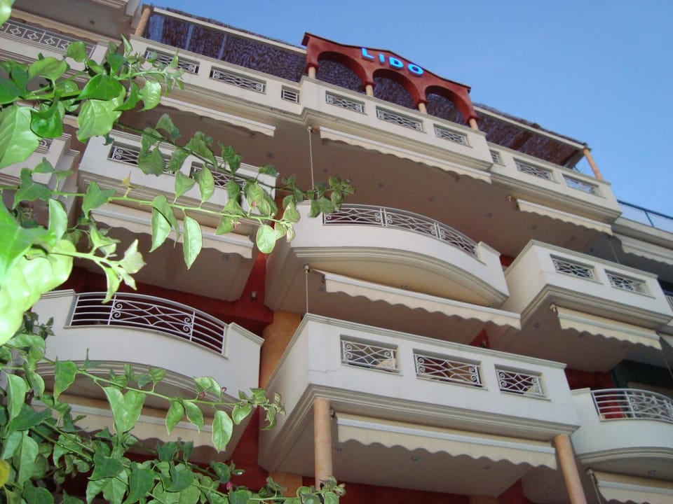 Facade/entrance, Bird's eye view