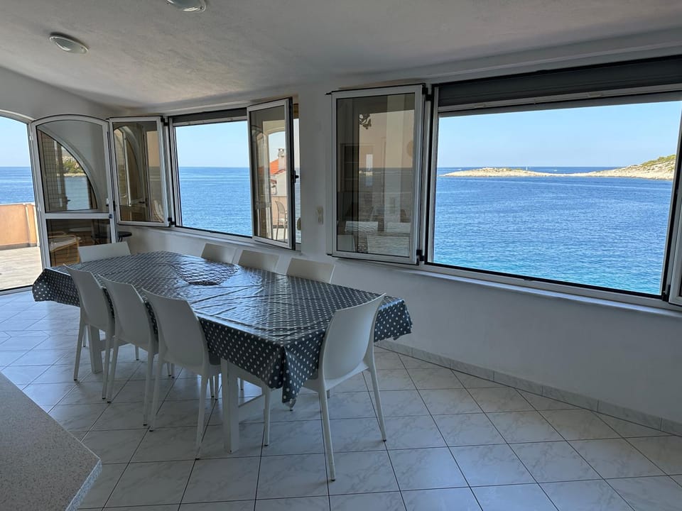 Direkt am Meer-Apartments Puntaplanka Apartment in Šibenik-Knin County, Croatia