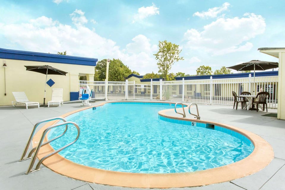 On site, Pool view, Swimming pool