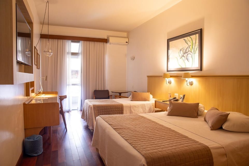 Bed, TV and multimedia, Photo of the whole room, Bedroom, air conditioner