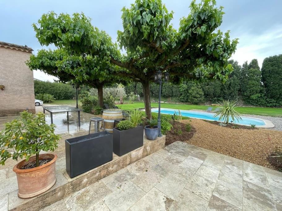 Villa au calme avec piscine chauffée Villa in Provence-Alpes-Côte d'Azur