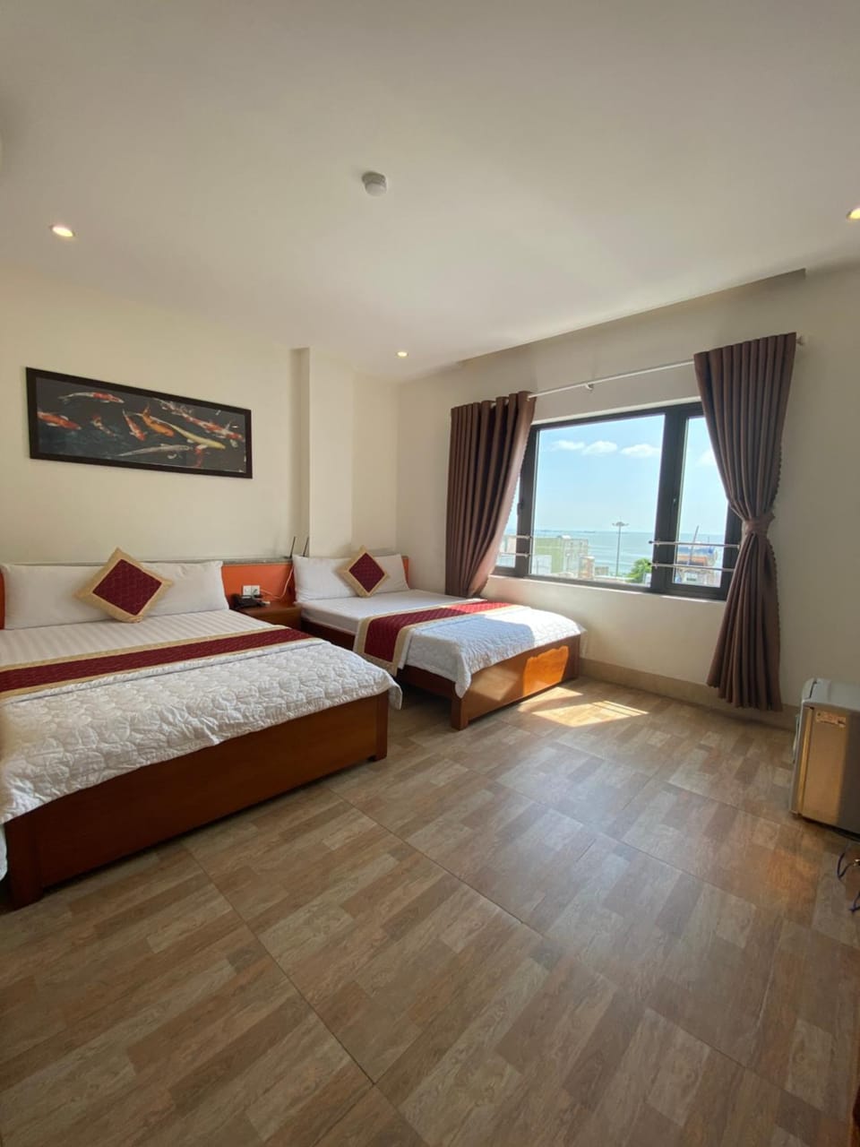 Bed, View (from property/room), Photo of the whole room, City view