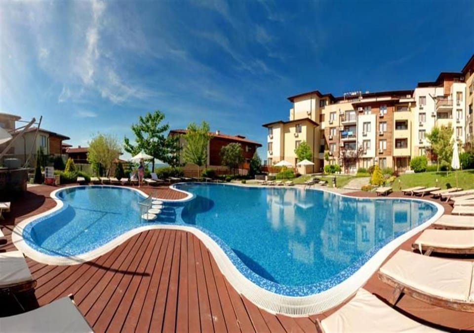 Swimming pool, Swimming pool
