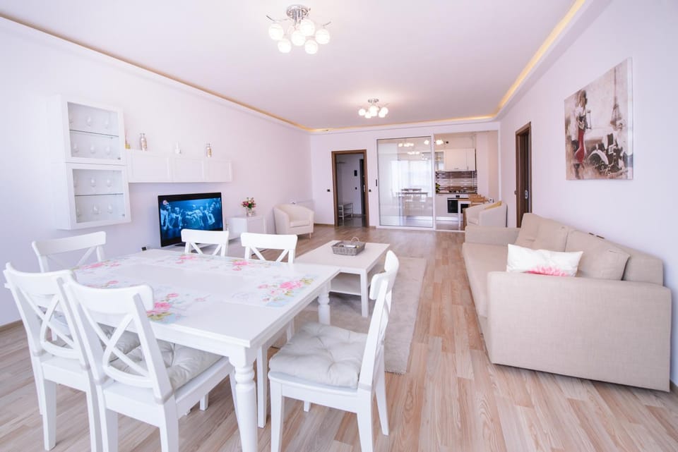 Living room, Seating area, Dining area
