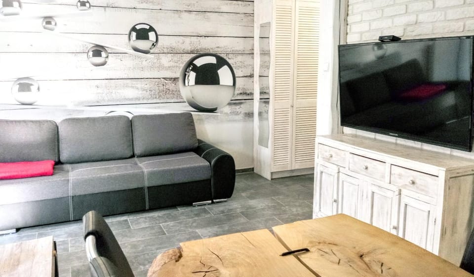 Apartament LUX Apartment in Lower Silesian Voivodeship