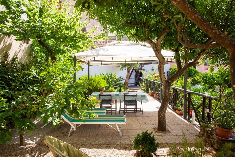 Patio, Spring, Day, Garden, Garden, View (from property/room), Balcony/Terrace, Balcony/Terrace, Dining area, Garden view