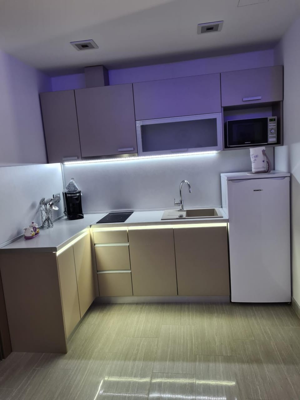 Kitchen or kitchenette