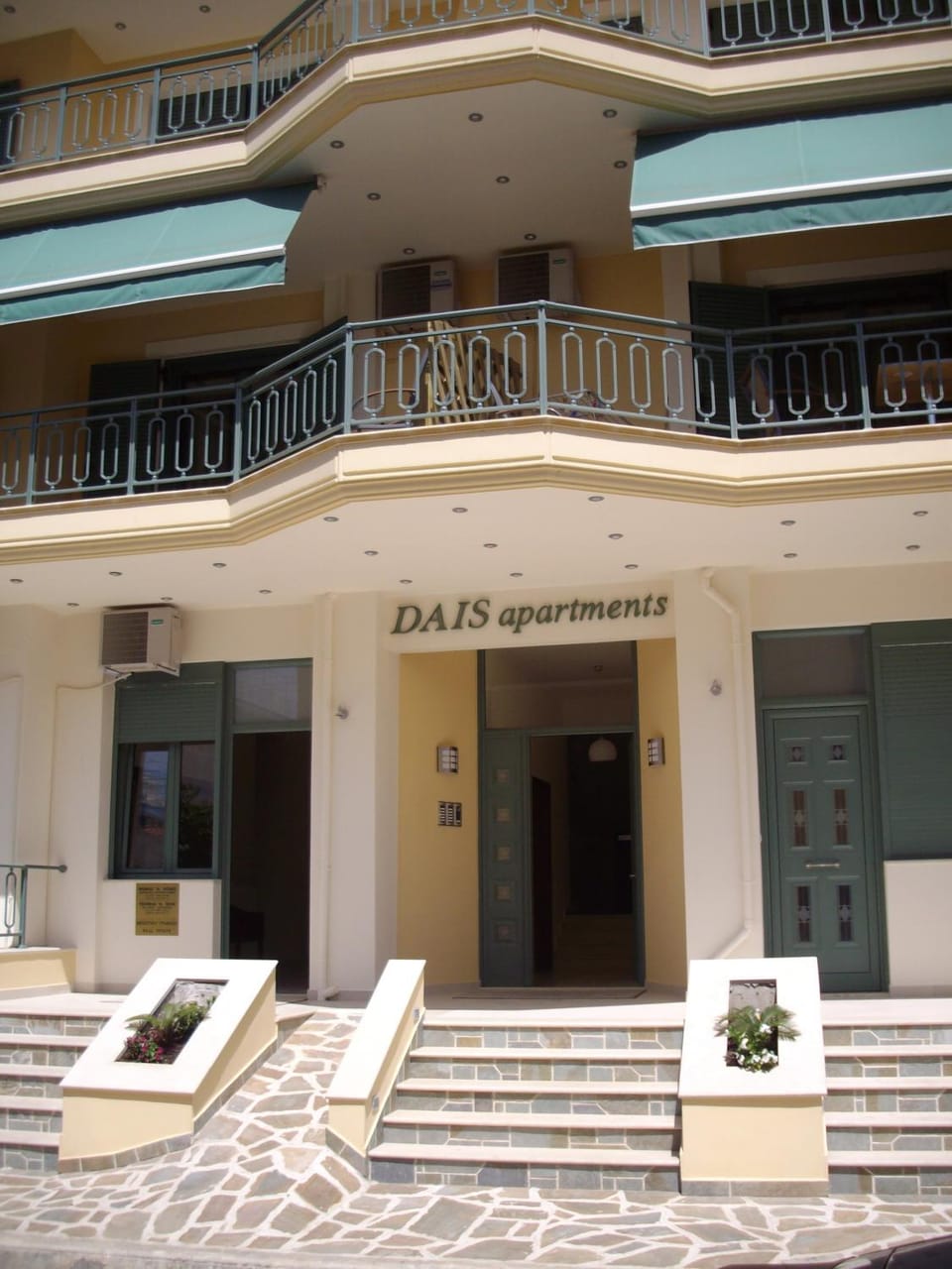 Property building, Facade/entrance