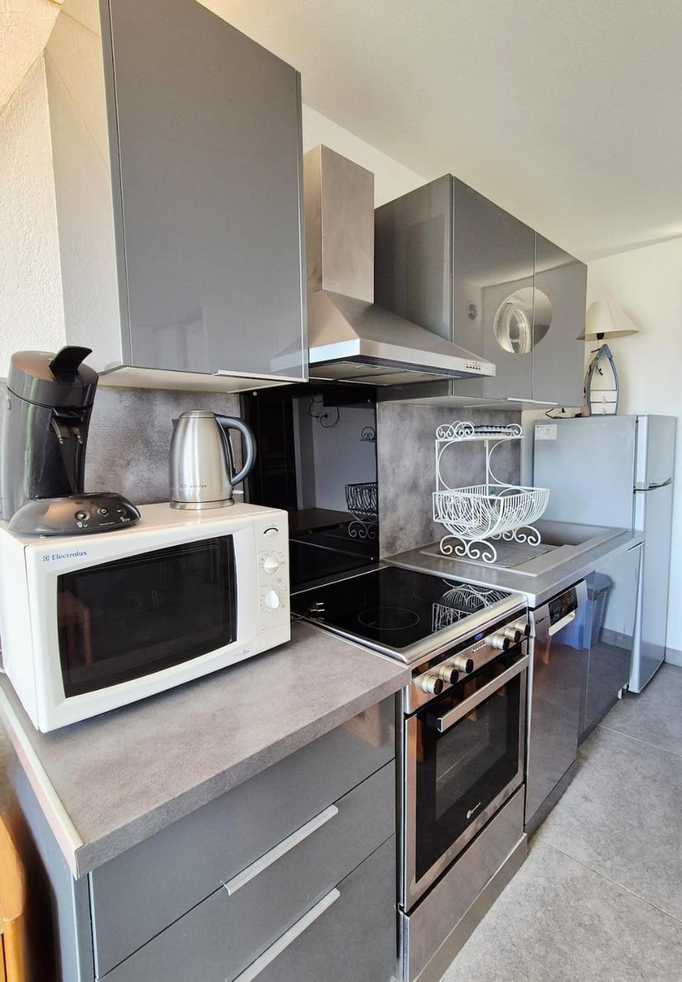 Kitchen or kitchenette, dishwasher, oven, pet friendly, stove, toaster