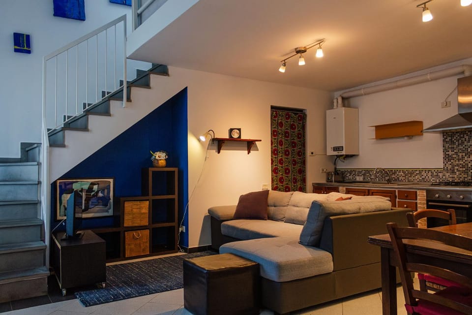 Kitchen or kitchenette, Living room