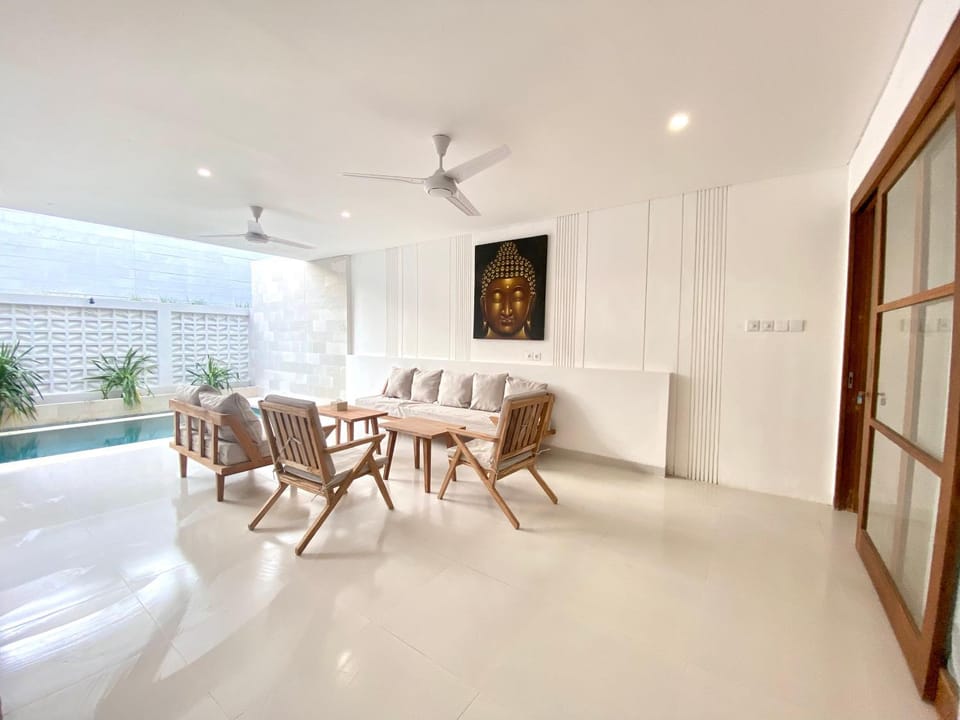 Library, Living room