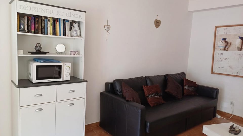 Living room, Seating area, furniture
