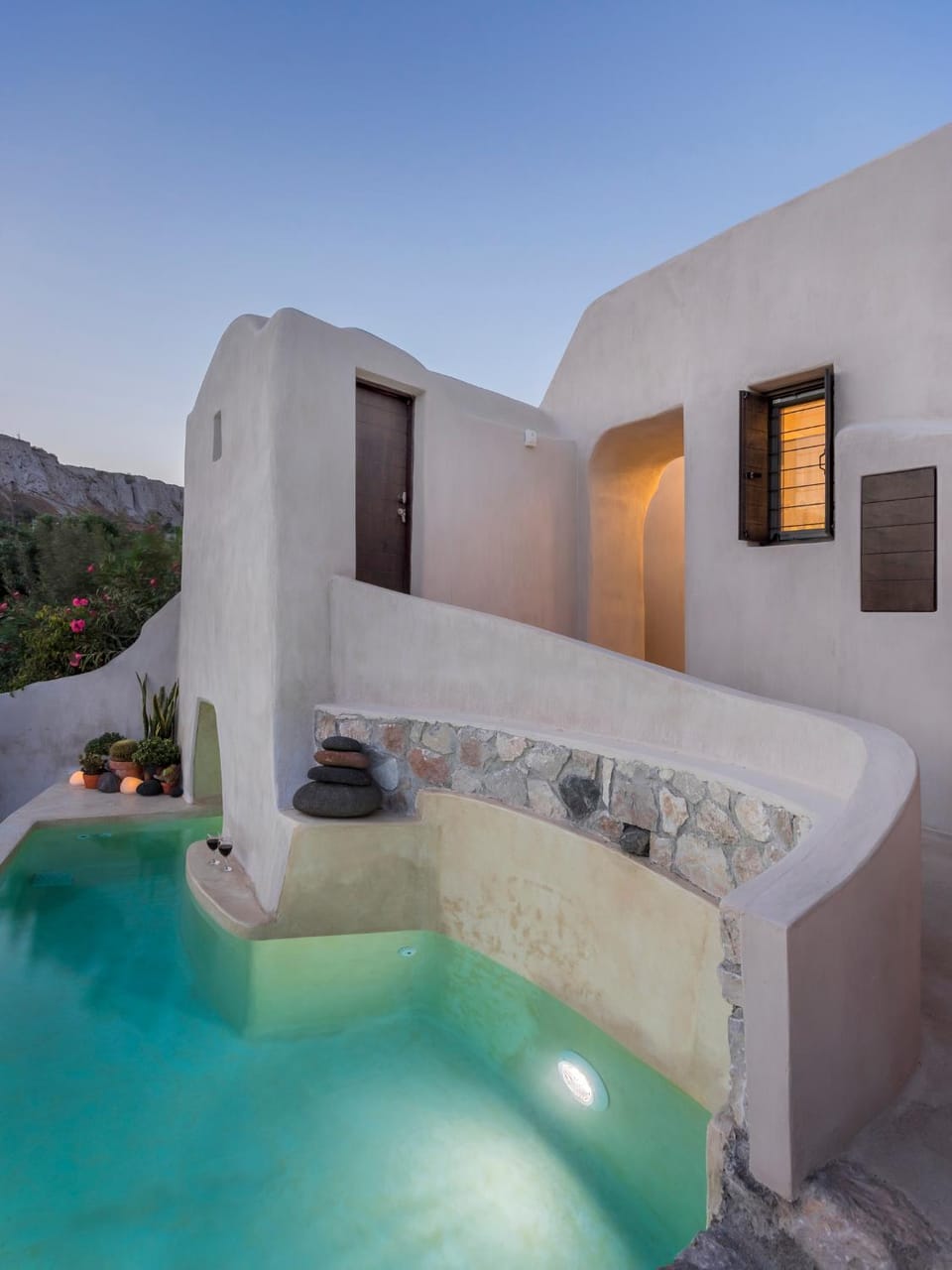Natural landscape, Mountain view, Pool view, Swimming pool, sunbed