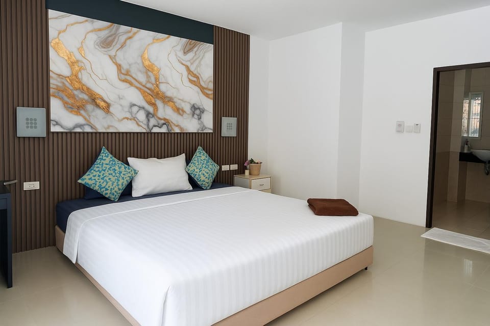 Happy Fish Guesthouse Bed and Breakfast in Patong