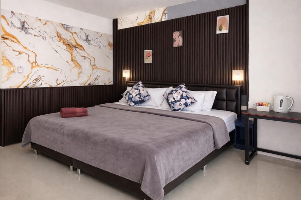 Happy Fish Guesthouse Bed and Breakfast in Patong