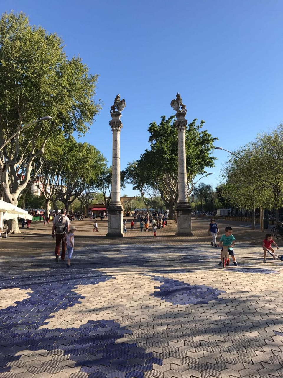 Nearby landmark, Neighbourhood