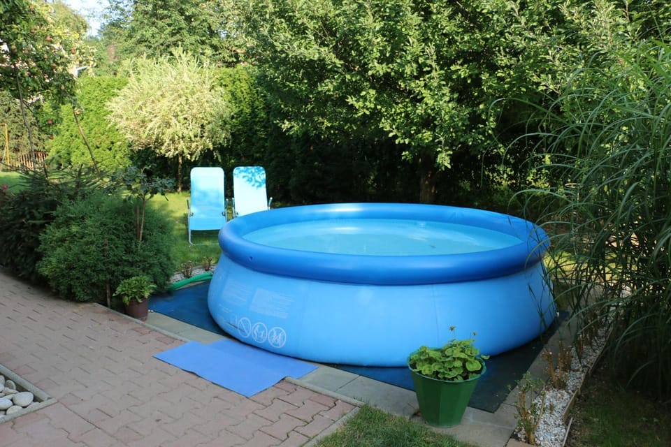 Swimming pool, Swimming pool