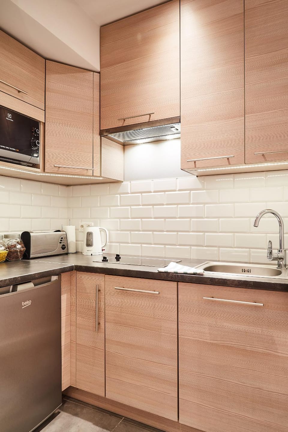 Kitchen or kitchenette, dishwasher, toaster