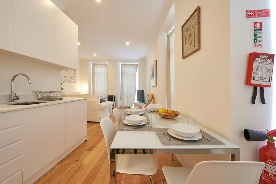 Coffee/tea facilities, Balcony/Terrace, Kitchen or kitchenette, Living room, Decorative detail, Dining area, Communal kitchen, City view, internet, stove