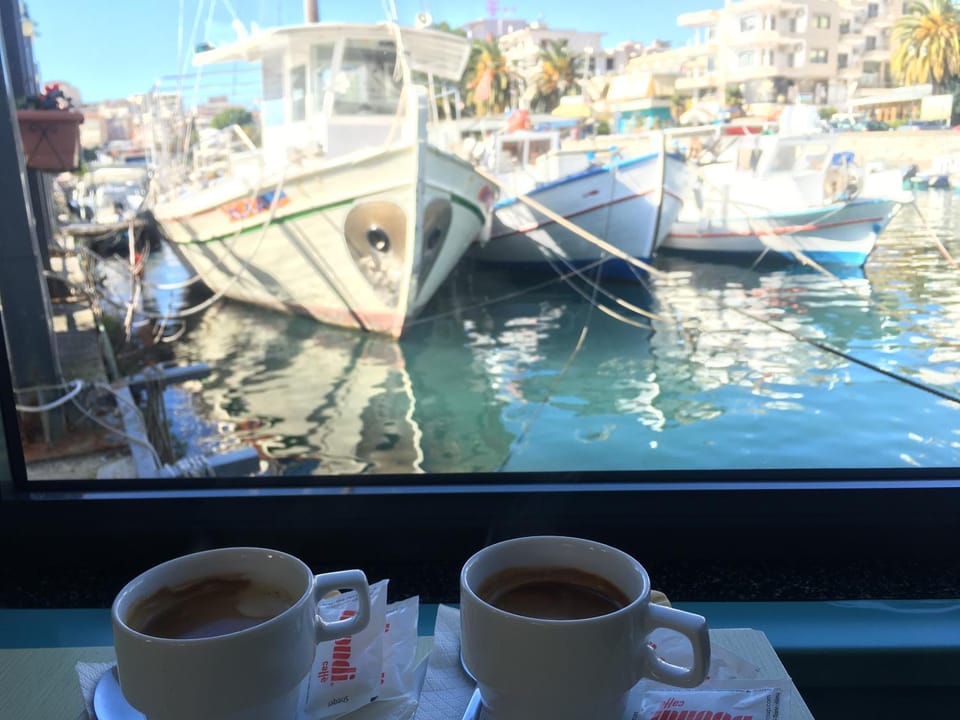 Coffee/tea facilities, Drinks, Alcoholic drinks