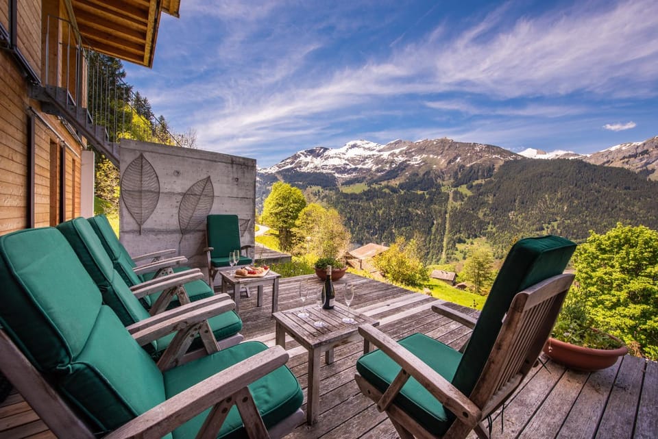 Balcony/Terrace, Mountain view