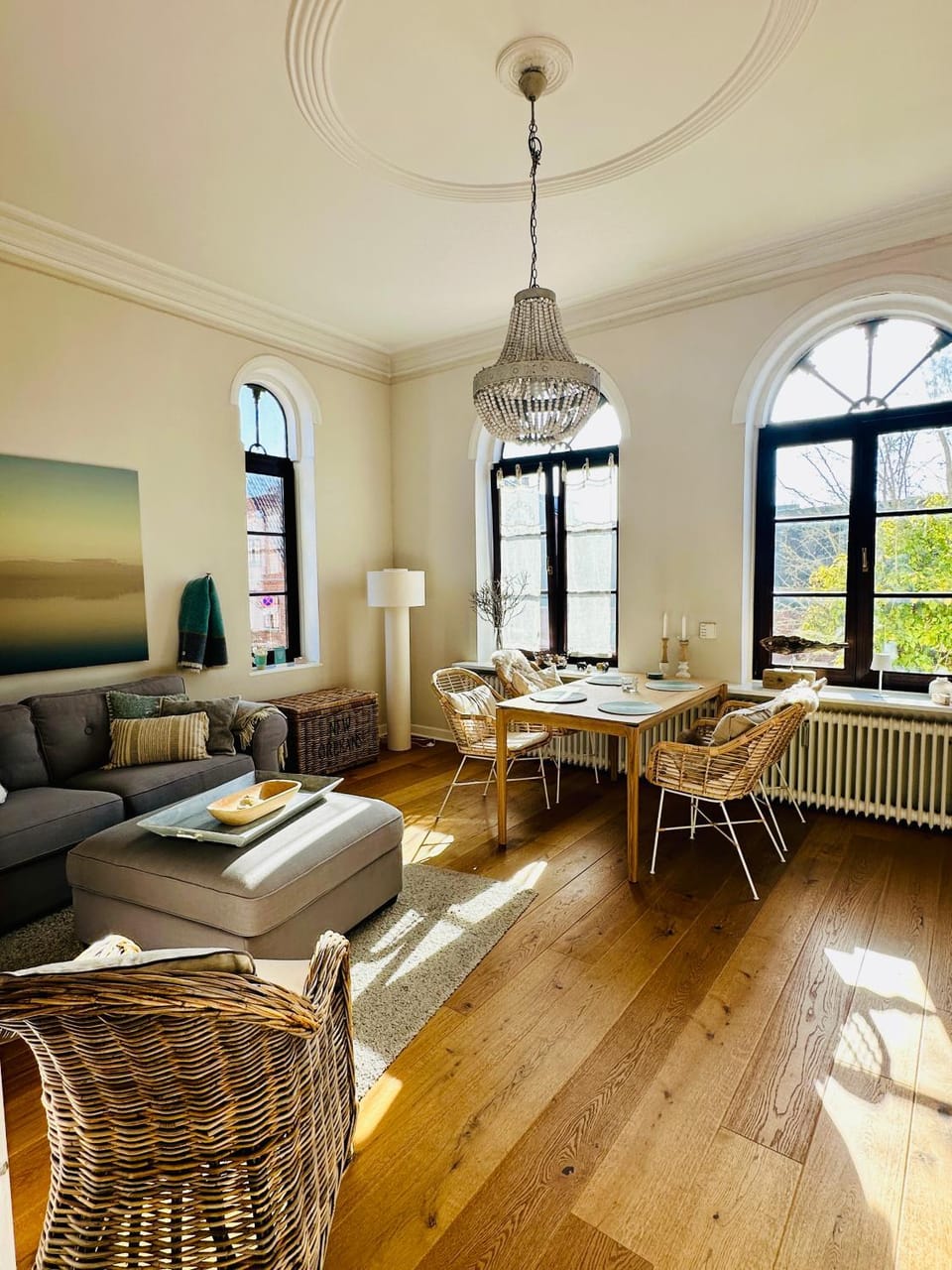 Living room, Dining area