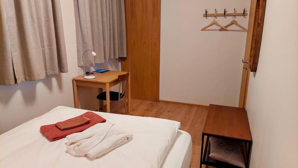 Túnfífill Guesthouse - Deluxe villa - free hot tub and sauna, cozy and quiet Apartment in Iceland
