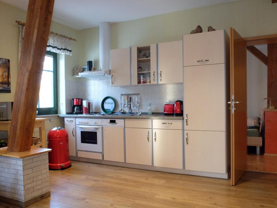Coffee/tea facilities, Kitchen or kitchenette, Photo of the whole room
