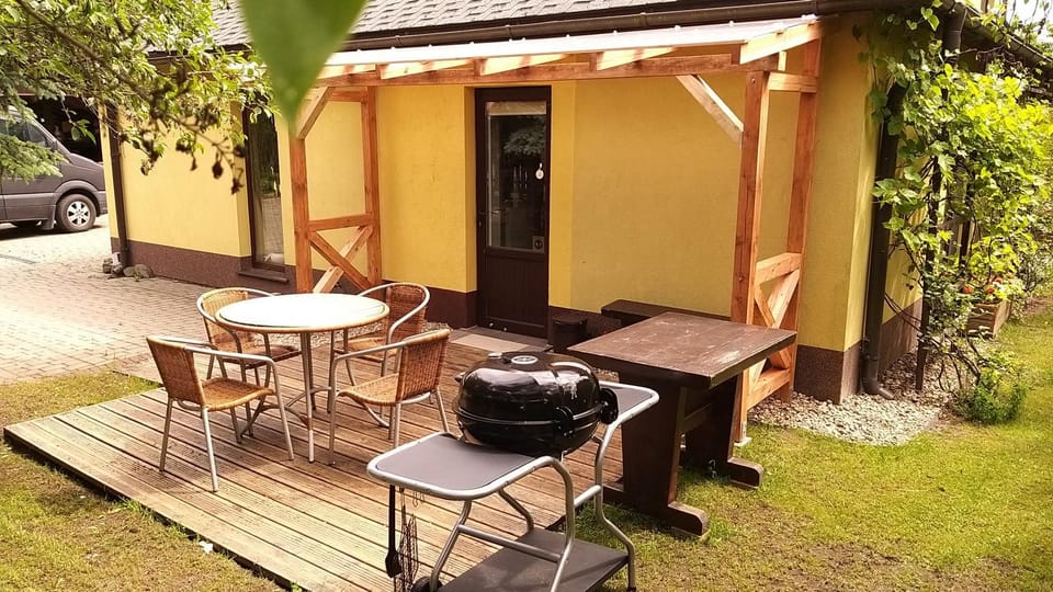 Patio, Facade/entrance