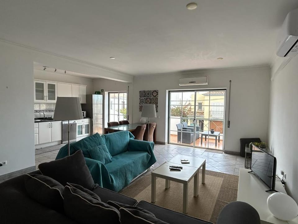 TV and multimedia, Balcony/Terrace, Kitchen or kitchenette, Living room, Seating area, Dining area