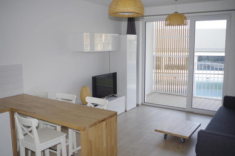 Living room, Pool view