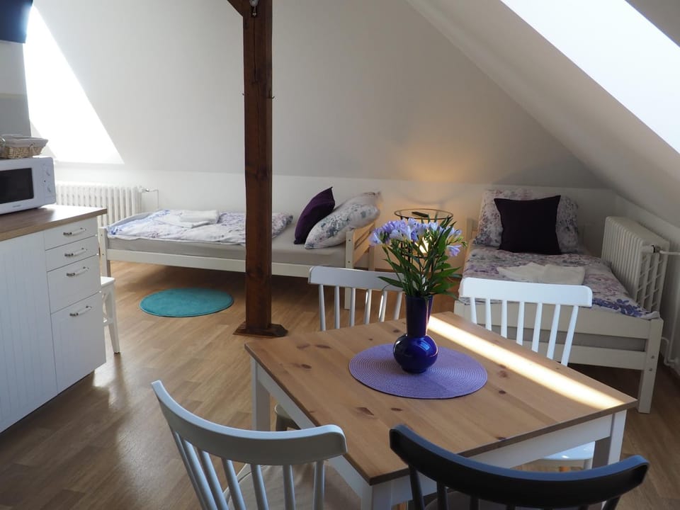 Photo of the whole room, Seating area, Bedroom