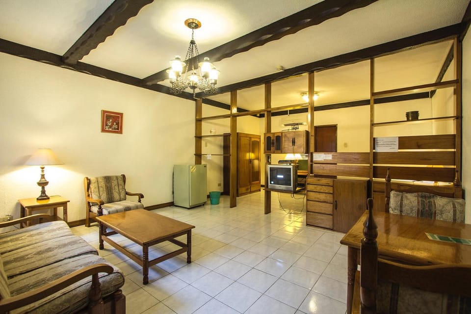 Bed, Photo of the whole room, Seating area, Bedroom