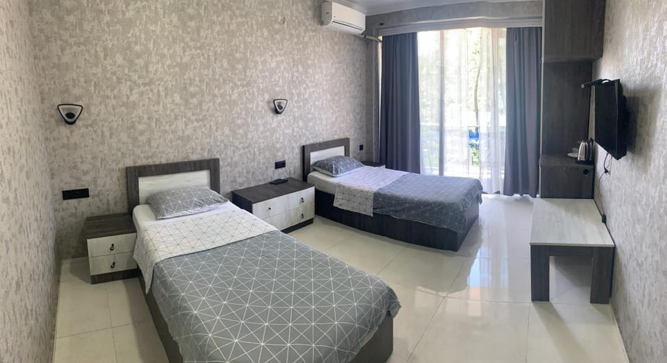 Bed, Photo of the whole room, air conditioner