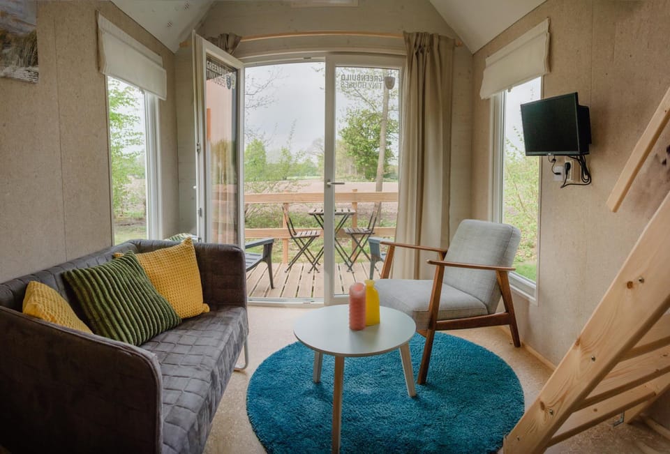 Seating area, Internal: Not applicable to any particular room