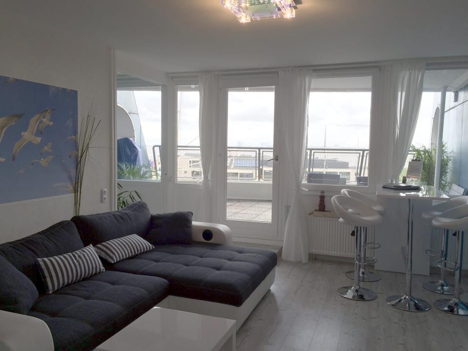 havenBlicke - großzügige Terrasse mit Blick auf die Weser Apartment in Bremerhaven