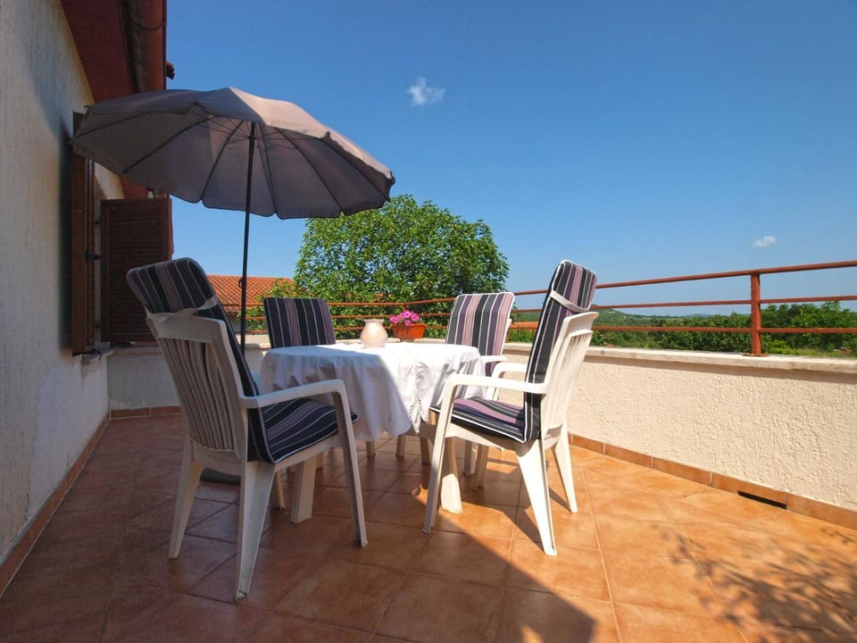 Apartments Mirjana 1655 Apartment in Istria County