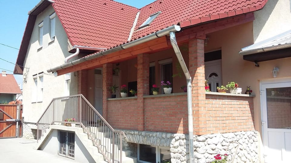 Property building, Balcony/Terrace