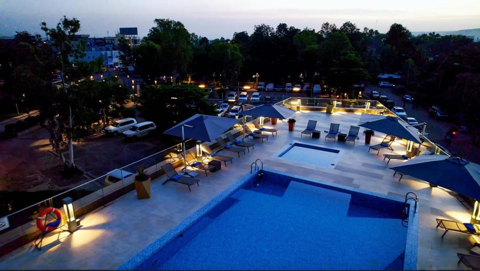 Pool view, Swimming pool
