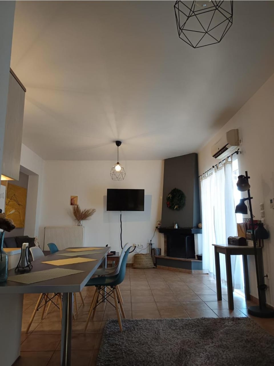 On-site shops, Living room, Dining area, fireplace