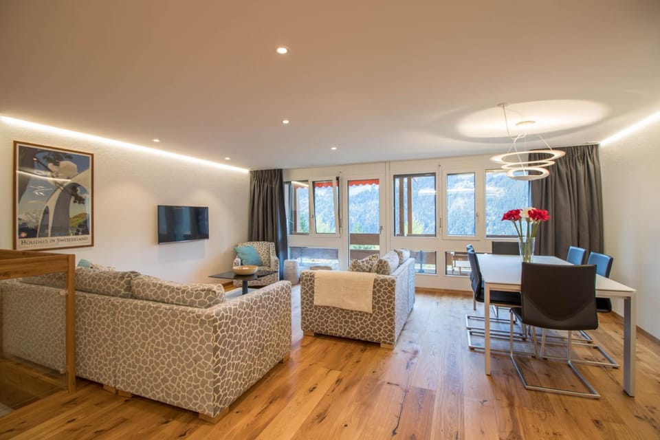 Living room, Dining area