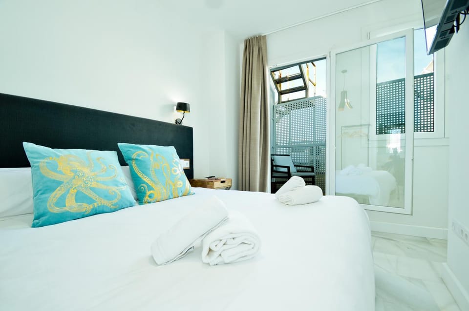 Bed, Balcony/Terrace, Photo of the whole room, Bedroom