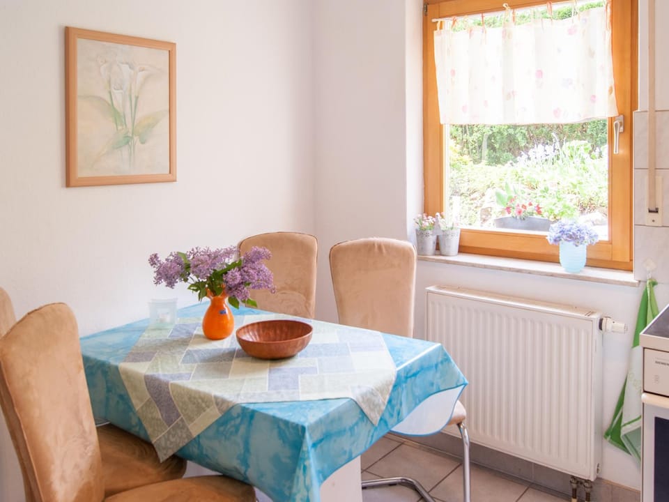 Kitchen or kitchenette, Communal kitchen