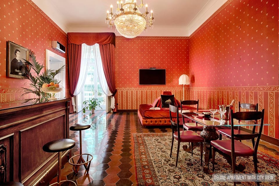 TV and multimedia, Kitchen or kitchenette, Living room, Lounge or bar, Seating area, Dining area