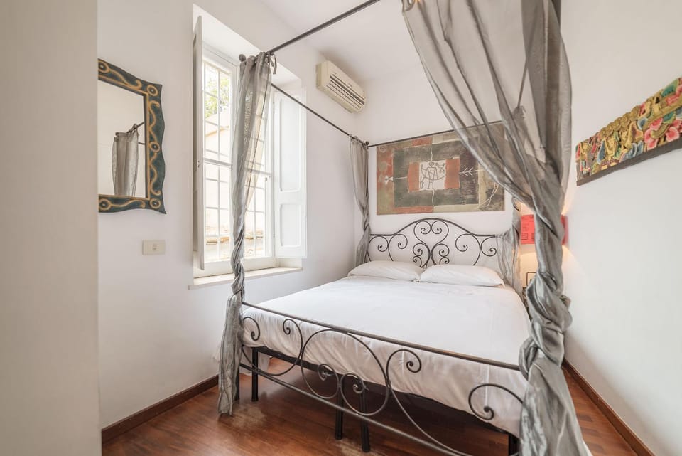 Bedroom, air conditioner