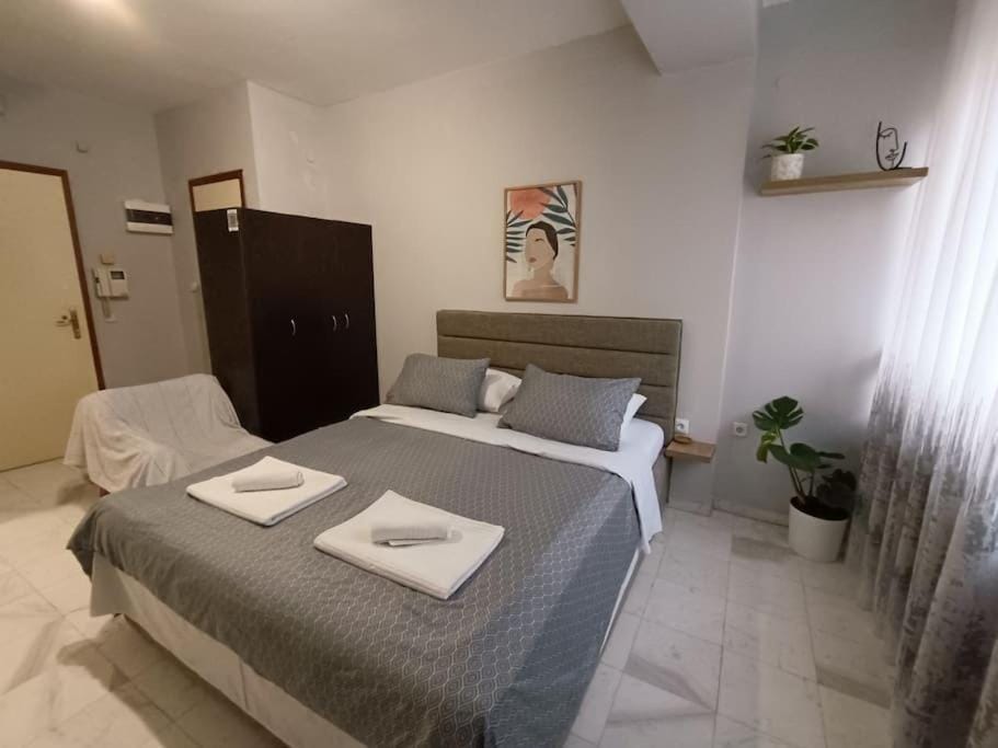 Bed, Photo of the whole room, Bedroom, towels, wardrobe